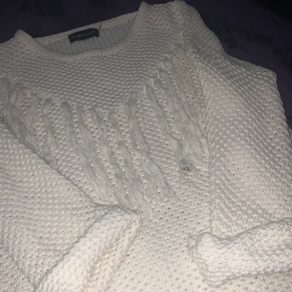 Mustard Seed Sweaters - Never worn white Mustard Seed Sweater with tassels Mustard Seed Sweaters - Never worn white Mustard Seed Sweater with tassels